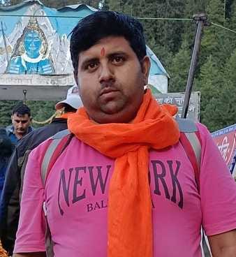 -रिशव, कॉस्मेटिक्स, होजरी सामान के विक्रेता -रिशव, कॉस्मेटिक्स, होजरी सामान के विक्रेता