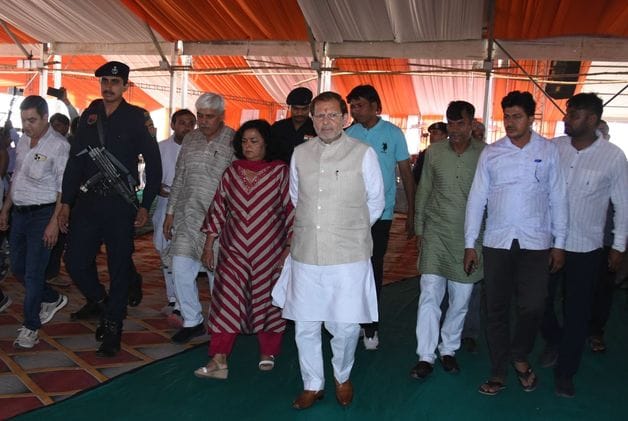 29सीटीके16...पहरावर में भगवान परशुराम जन्मोत्सव पर राज्य स्तरीय समारोह के लिए तैयारियां करते श्
