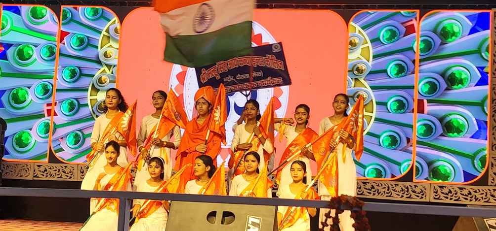 मेला नौचंदी में हुए बच्चों के सांस्कृतिक कार्यक्रम।