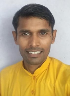 रेलवे क्रासिंग पर लगा जाम। संवाद रेलवे क्रासिंग पर लगा जाम। संवाद