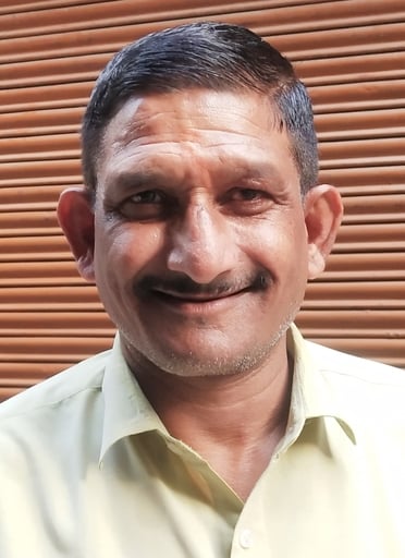 रेलवे क्रासिंग पर लगा जाम। संवाद रेलवे क्रासिंग पर लगा जाम। संवाद