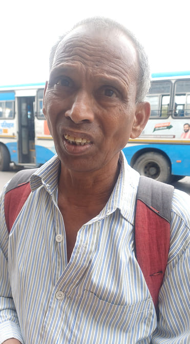 अंबाला छावनी बस स्टैंड पर बस की इंतजार करते यात्री। संवाद अंबाला छावनी बस स्टैंड पर बस की इंतजार करते यात्री। संवाद