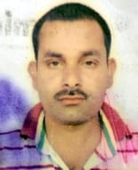 हल्दौर क्षेत्र के गांव रुस्तमपुर में नहर के पास के सड़क दुर्घटना में दूध विक्रेता की मौत पर जाम