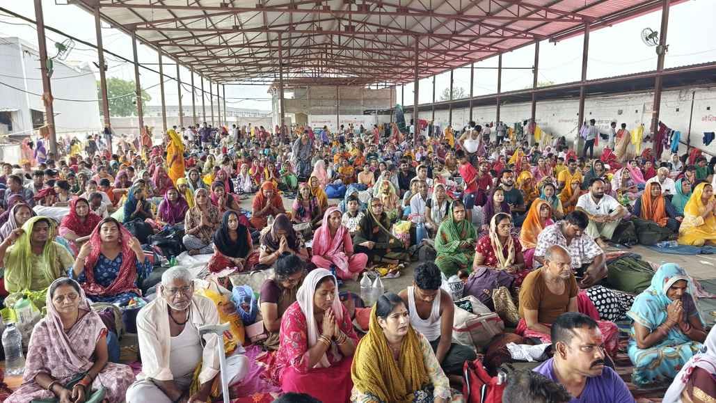 कुबेरेश्वरधाम पर चल रही आनलाइन शिवपुत्री शिवमहापुराण।