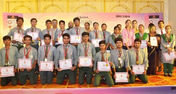 कृष्णा लॉन में अमर उजाला भविष्य ज्योति सम्मान समारोह में मौजूद सीडीओ केशव कुमार एडीएम प्रशासन अ कृष्णा लॉन में अमर उजाला भविष्य ज्योति सम्मान समारोह में मौजूद सीडीओ केशव कुमार एडीएम प्रशासन अ
