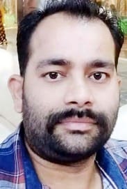 खुटार की मुख्य सड़क पर गड़्ढे। संवाद