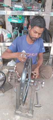 तनवीत सिंह, साइकिल व्यापारी। संवाद तनवीत सिंह, साइकिल व्यापारी। संवाद