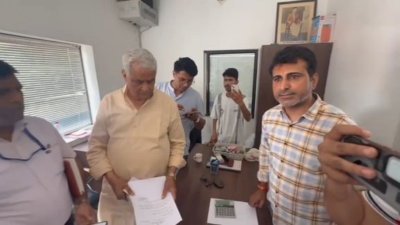 किरोडीलाल मीणा ने मीडिया से बोला किसानों के साथ धोखा कर रहे ऐसे लोग।