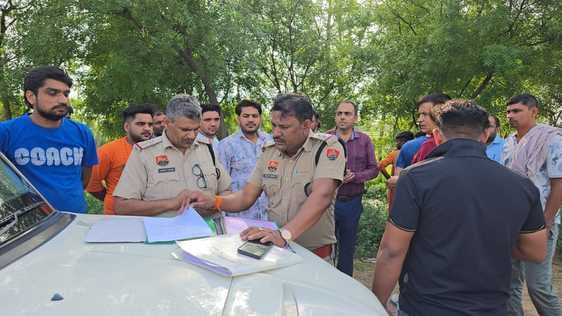 03jjrp15- दादनपुर बाईपास पर हादसे के बाद खड़ा ट्राला और मरे गोवंश। स्रोत-ग्रामीण 03jjrp15- दादनपुर बाईपास पर हादसे के बाद खड़ा ट्राला और मरे गोवंश। स्रोत-ग्रामीण