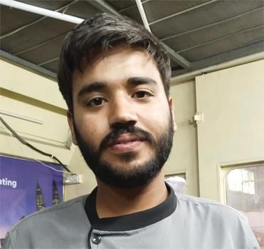 नन्हेडा मार्केट में लगी स्ट्रीट लाइट। संवाद