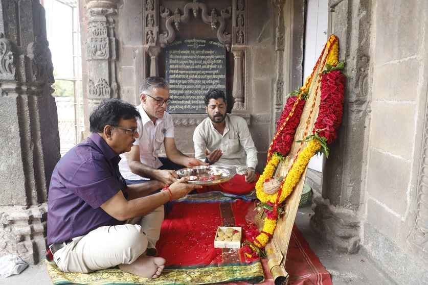 श्री गणेश स्वरूप मे दिए दर्शन