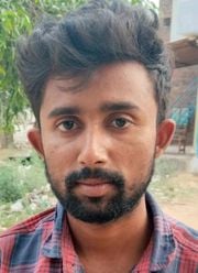 कुंवरगांव में ऑटो में जातीं सवारियां। संवाद