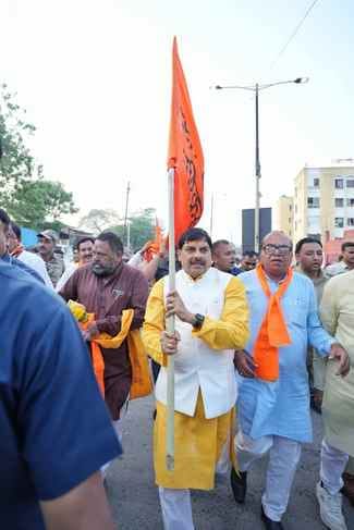 यात्रा मे पैदल चले मुख्यमंत्री। 