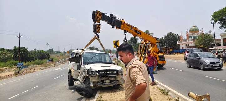 नेशनल हाईवे पर बाइक सवार को ट्रक ने कुचला। नेशनल हाईवे पर बाइक सवार को ट्रक ने कुचला।