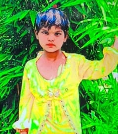 अफजलगढ़ की फैजी कालोनी में कुत्तों के हमले में बच्ची की मौत पर विलाप करते परिजन। संवाद अफजलगढ़ की फैजी कालोनी में कुत्तों के हमले में बच्ची की मौत पर विलाप करते परिजन। संवाद