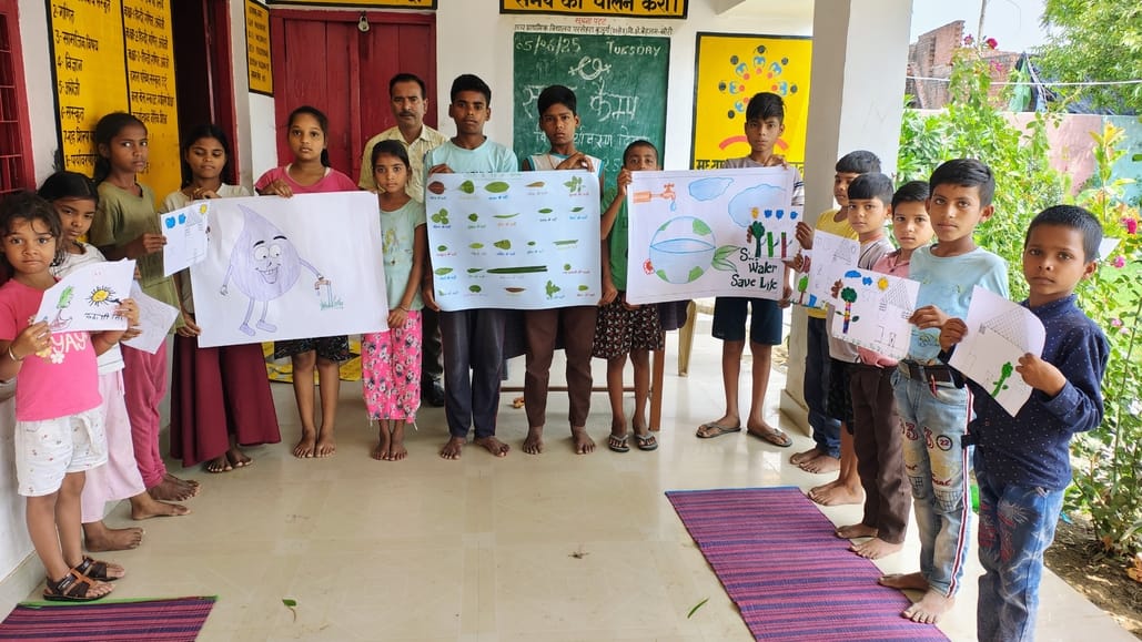 डॉ. भीमराव आंबेडकर तराई किसान महाविद्यालय में पौधरोपण करते एसडीएम राजीव निगम और रेंजर गजेंद्र स डॉ. भीमराव आंबेडकर तराई किसान महाविद्यालय में पौधरोपण करते एसडीएम राजीव निगम और रेंजर गजेंद्र स
