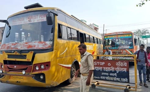 कछला घाट पर आस्था के सैलाब में सराबोर दिखे श्रद्धालु। संवाद