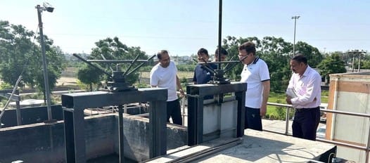 कुरुक्षेत्र। अर्जुन चौक के पास अतिक्रमण हटाती नप की टीम। संवाद कुरुक्षेत्र। अर्जुन चौक के पास अतिक्रमण हटाती नप की टीम। संवाद