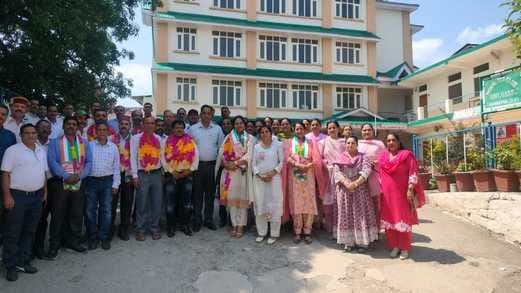 सीएंडवी अध्यापक संघ हमीरपुर की नव नियुक्ति कार्यकारिणी चुनावों के बाद। स्रोत: संघ सीएंडवी अध्यापक संघ हमीरपुर की नव नियुक्ति कार्यकारिणी चुनावों के बाद। स्रोत: संघ