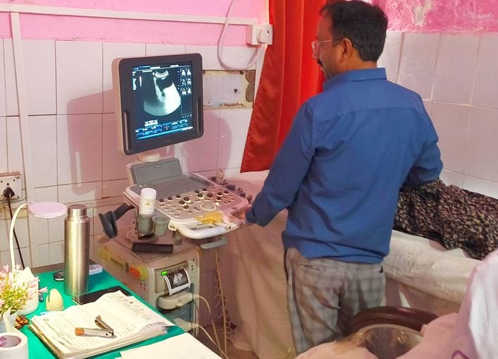 अल्ट्रासांउड विभाग की खराब है नंबर बताने वाली डिस्प्ले। संवाद अल्ट्रासांउड विभाग की खराब है नंबर बताने वाली डिस्प्ले। संवाद