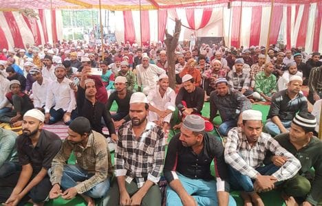 फोटो 03- सोनीपत के गांव रसोई स्थित मदीना मस्जिद में नमाजियों को ईद-उल-अजहा (बकरीद) पर्व का महत फोटो 03- सोनीपत के गांव रसोई स्थित मदीना मस्जिद में नमाजियों को ईद-उल-अजहा (बकरीद) पर्व का महत