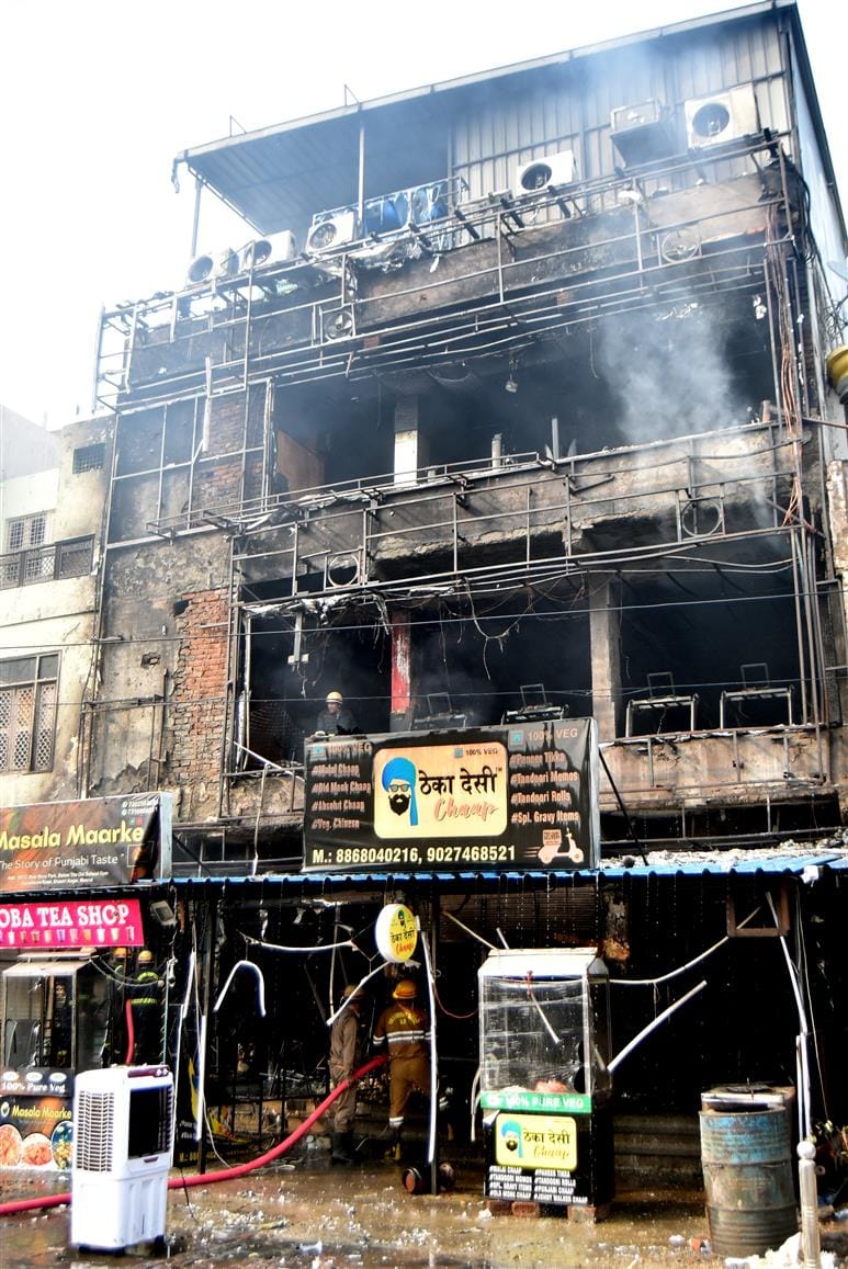 सुनील कैथवास....शास्त्रीनगर में लगी आग, रेस्टोरेंट संचालक।
