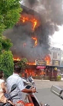 सुनील कैथवास....शास्त्रीनगर में लगी आग, रेस्टोरेंट संचालक।