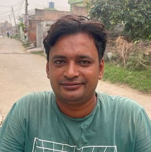 08सीटीके13 गांव मोरखेड़ी में मकानों की छतों पर उछल-कूद करते बंदर। ग्रामीण 08सीटीके13 गांव मोरखेड़ी में मकानों की छतों पर उछल-कूद करते बंदर। ग्रामीण
