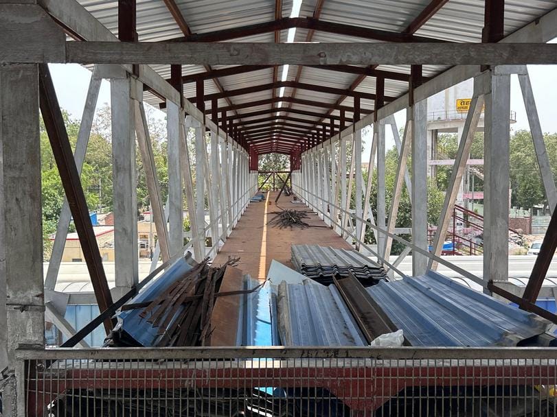 08सीटीके25 रोहतक रेलवे स्टेशन पर किया गया फिनिशिंग कार्य। संवाद