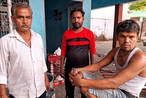 उझानी में शादी समारोह में खाना खाने के बाद निजी अस्पताल में भर्ती बराती। उझानी में शादी समारोह में खाना खाने के बाद निजी अस्पताल में भर्ती बराती।