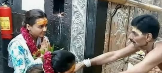 तेजस्वी प्रकाश महाकाल की भक्ति में लीन