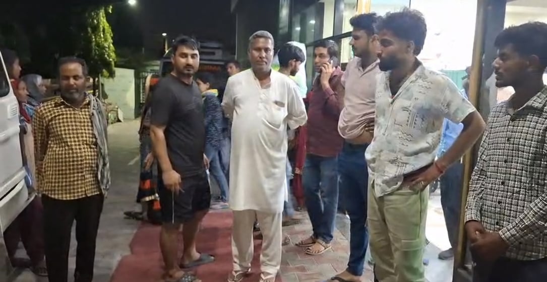फोटो 10:  सोनीपत के गांव कुमासपुर में करंट लगने से बच्चे की मौत के मामले में निजी अस्पताल में प