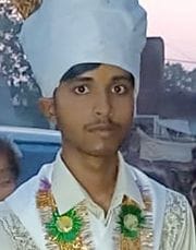 घटना स्थल पर जांच करती पुलिस। संवाद