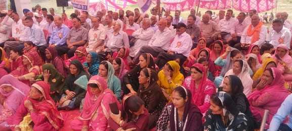 झंडूता के मलारी कुठेड़ा में आयोजित सदगुरू कबीर दास जयंती कार्यक्रम में उपस्थित अतिथि व वक्ता । झंडूता के मलारी कुठेड़ा में आयोजित सदगुरू कबीर दास जयंती कार्यक्रम में उपस्थित अतिथि व वक्ता ।