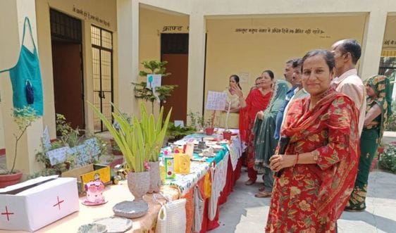 राजकीय इंटर काॅलेज गाभ्याई में समर कैंप में योग क्रिया करतीं बालिकाएं। संवाद राजकीय इंटर काॅलेज गाभ्याई में समर कैंप में योग क्रिया करतीं बालिकाएं। संवाद