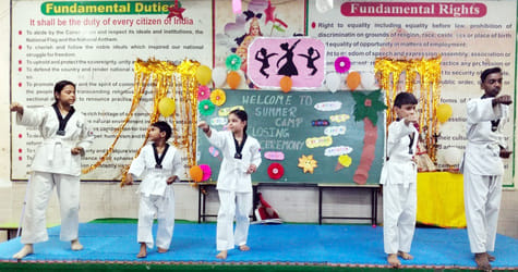 राजकीय इंटर काॅलेज गाभ्याई में समर कैंप में योग क्रिया करतीं बालिकाएं। संवाद राजकीय इंटर काॅलेज गाभ्याई में समर कैंप में योग क्रिया करतीं बालिकाएं। संवाद
