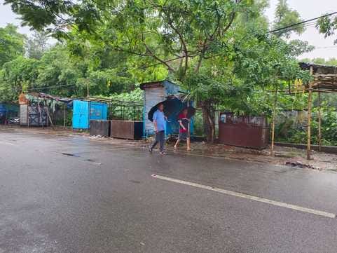 पीलीभीत-माधोटांडा मार्ग पर पुलिया निर्माण के लिए किया गया डायवर्जन स्रोत : राहगीर पीलीभीत-माधोटांडा मार्ग पर पुलिया निर्माण के लिए किया गया डायवर्जन स्रोत : राहगीर