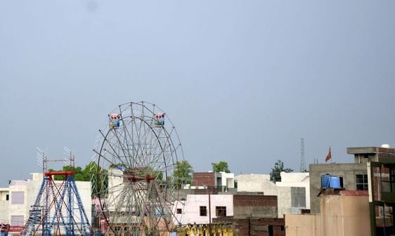 सहसवान में बिजली को लेकर एसडीएम को ज्ञापन देते भाकियू के कार्यकर्ता। संवाद