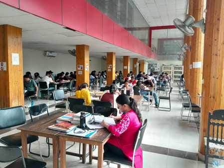 तहसील पुस्तकालय रामपुर में नहीं खुली डिजिटल लाइब्रेरी। संवाद