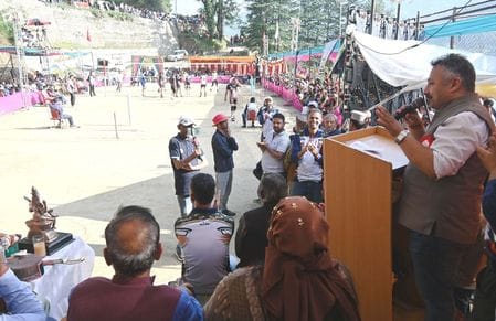 केंद्रीय माध्यमिक पाठशाला पुजारली-4 के नवनिर्मित भवन का का उद्धघाटन करते शिक्षा मंत्री रोहित ठ केंद्रीय माध्यमिक पाठशाला पुजारली-4 के नवनिर्मित भवन का का उद्धघाटन करते शिक्षा मंत्री रोहित ठ