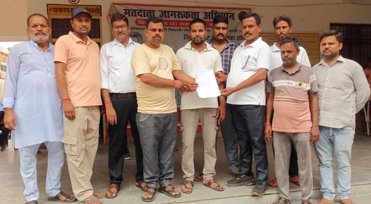 नवाबगंज फोटो 1 मोहल्ला इन्द्रानगर में बारिश से हुआ जलभराव