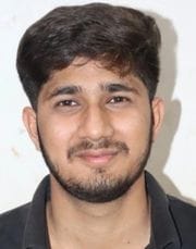 फोटो कार्तिक वार्ष्णेय। स्त्रोत परिवार द्वारा फोटो कार्तिक वार्ष्णेय। स्त्रोत परिवार द्वारा