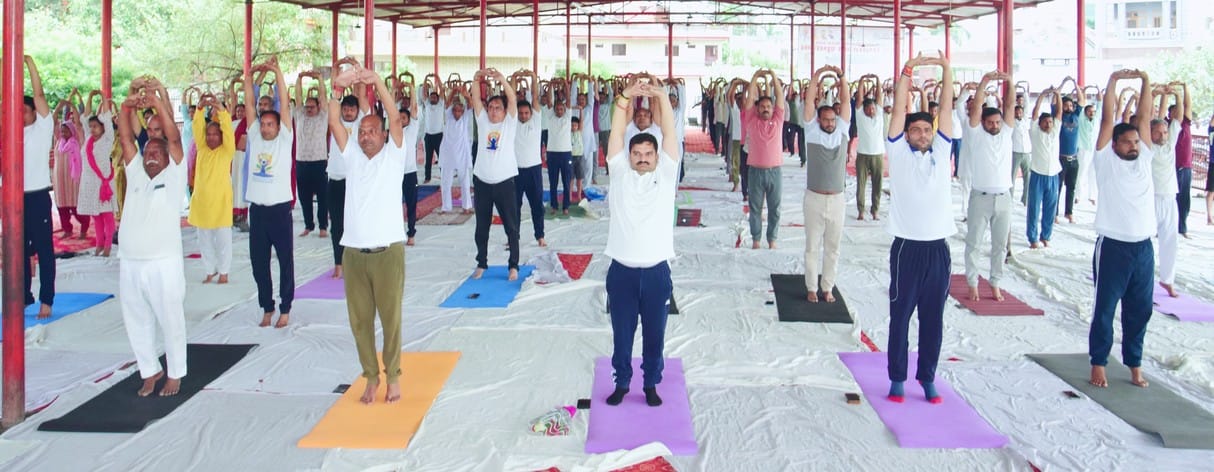 जीजीआईसी में योग करती छात्राएं। स्रोत: कॉलेज जीजीआईसी में योग करती छात्राएं। स्रोत: कॉलेज