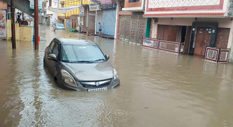 सहारनपुर की पॉश कॉलोनी मिशन कंपाउंड में भरा बरसात का पानी सहारनपुर की पॉश कॉलोनी मिशन कंपाउंड में भरा बरसात का पानी