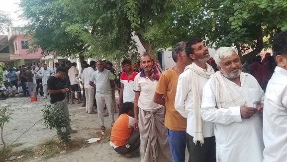 15जेएनडी40: कुलदीप थुआ गांव का सरपंच। संवाद