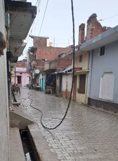 अलीगंज के कोरियाना मोहल्ला के रास्ते पर भरा गंदा पानी। संवाद अलीगंज के कोरियाना मोहल्ला के रास्ते पर भरा गंदा पानी। संवाद