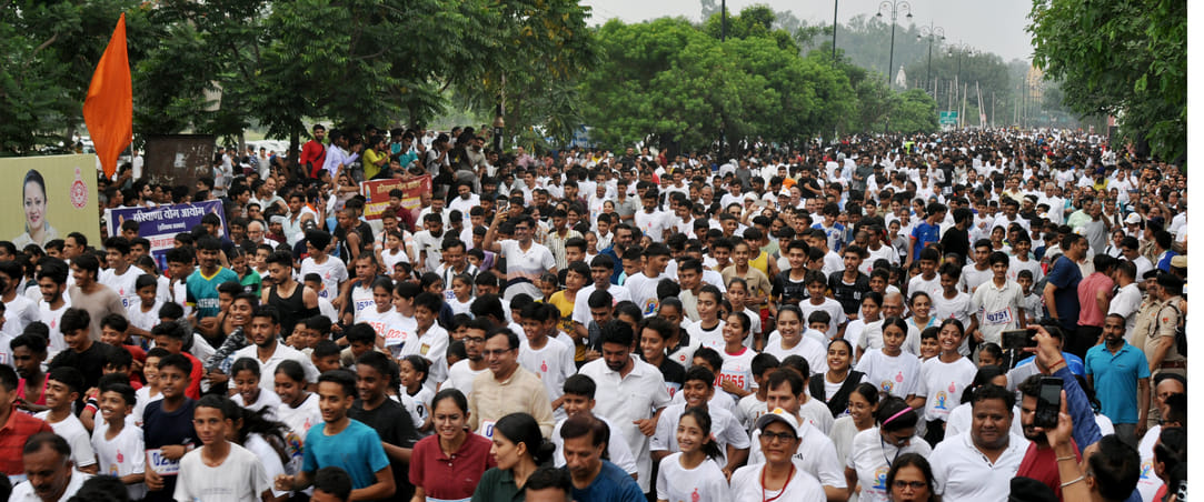 कुरुक्षेत्र। राज्य स्तरीय योग मैराथन में दौड़तें प्रतिभागी। संवाद कुरुक्षेत्र। राज्य स्तरीय योग मैराथन में दौड़तें प्रतिभागी। संवाद