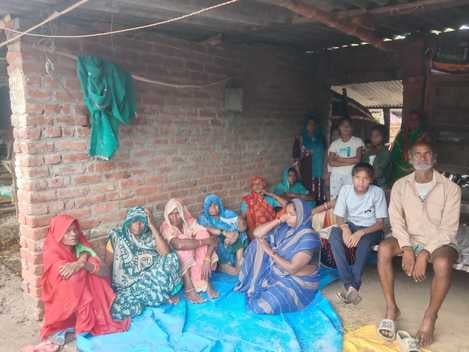 पलिया के छेदनीपुरवा निवासी मृतक निर्मल का फाइल फोटो पलिया के छेदनीपुरवा निवासी मृतक निर्मल का फाइल फोटो