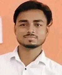 पोस्टमॉर्टम हाउस पर विलाप करते कर्तव्य पटेल के परिजन। संवाद पोस्टमॉर्टम हाउस पर विलाप करते कर्तव्य पटेल के परिजन। संवाद