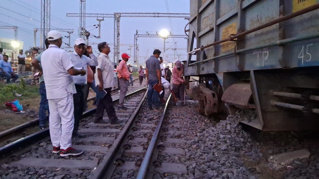 रेल डिरेल
